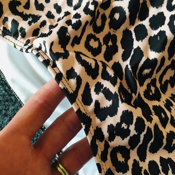 Leopard print halter monokini swimsuit size 8 - Picture 8 of 12